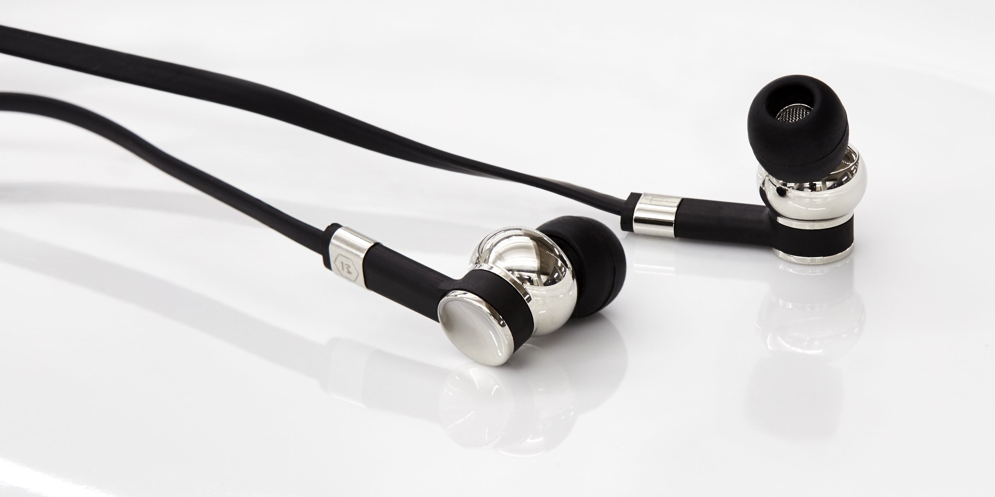 ME05 Wired Earphones